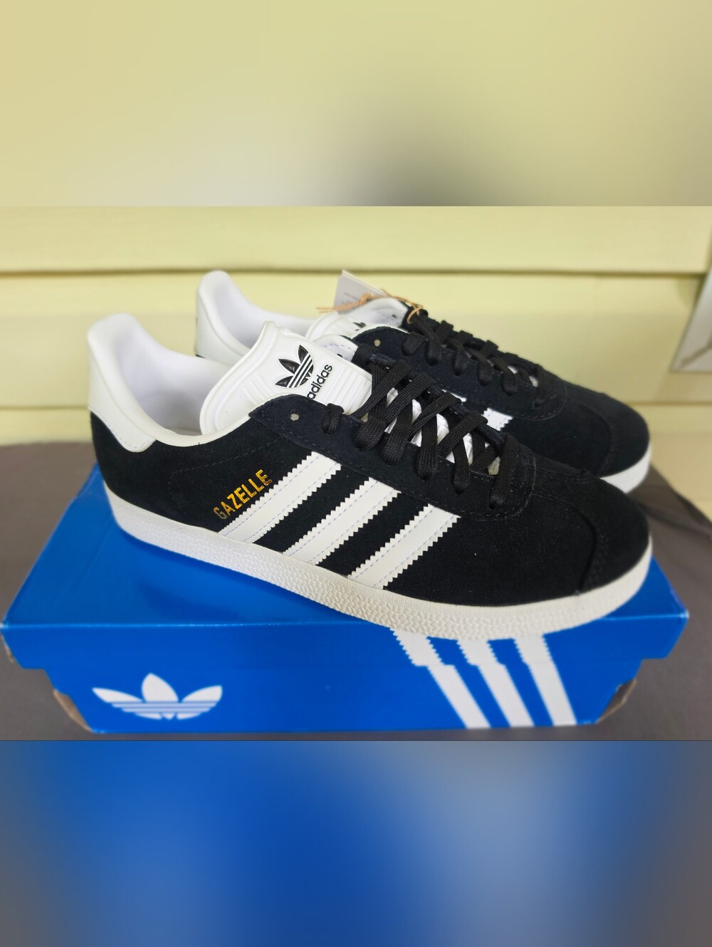 adidas Gazelle Men's Black & White Suede Sneakers, Size 5. Women's 6